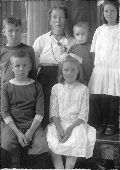 Alice Reid and children